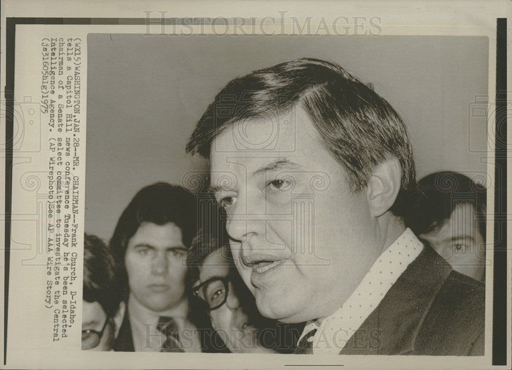 1975 Press Photo Sen Frank Church,chrm Sen Intel Comm on Capital Hill - Historic Images