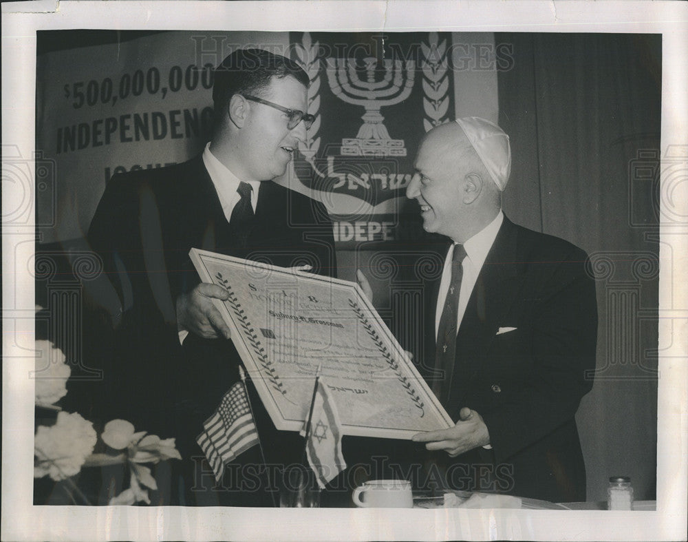 1953 Press Photo Amb Abba Eban Israel Gives Honor Scroll to Sydney Grossman - Historic Images