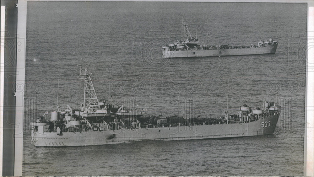 1962 Press Photo 1st Armored Division  At Hutchison Island On Landing Ship Cuban - Historic Images