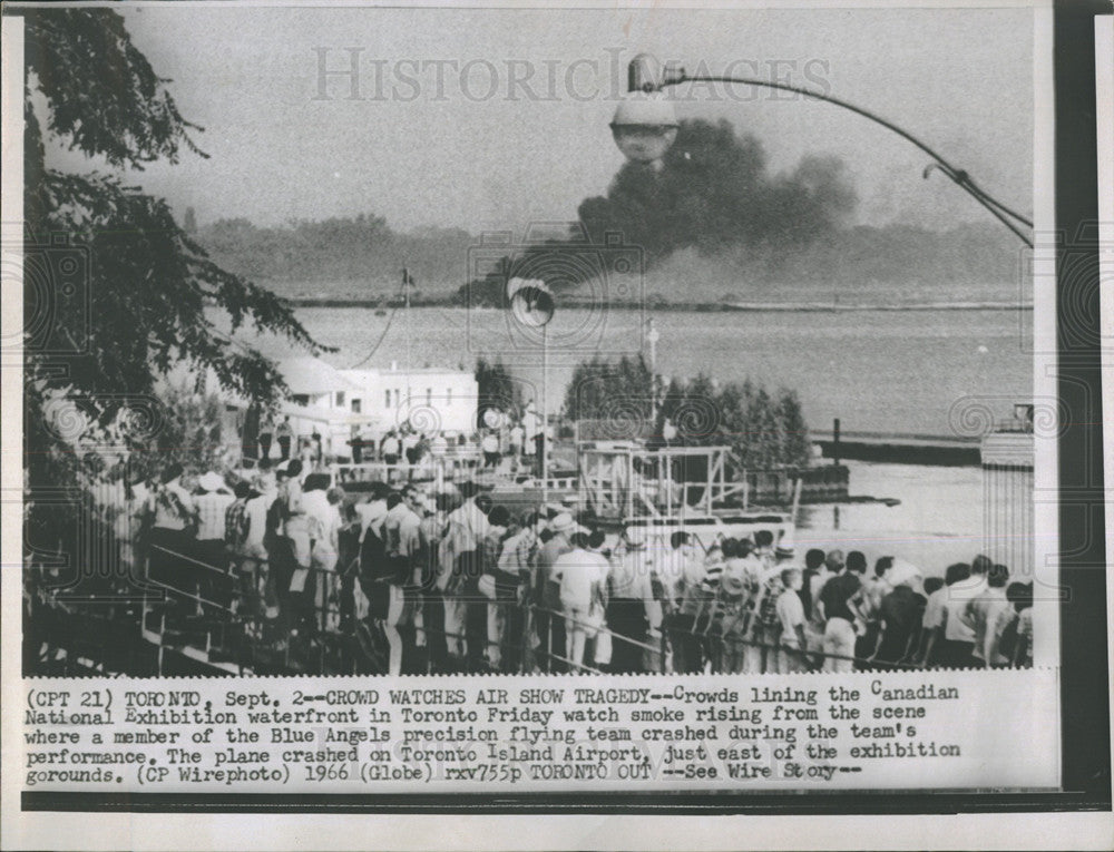 1966 Press Photo Blue Angels In Canadian Nat&#39;l Water Front Exhibition In Toronto - Historic Images