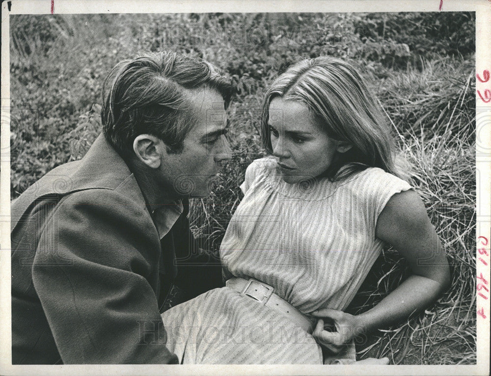 1973 Press Photo Gregory Peck &amp; Tuesday Weld Star In I Walk The Line - Historic Images