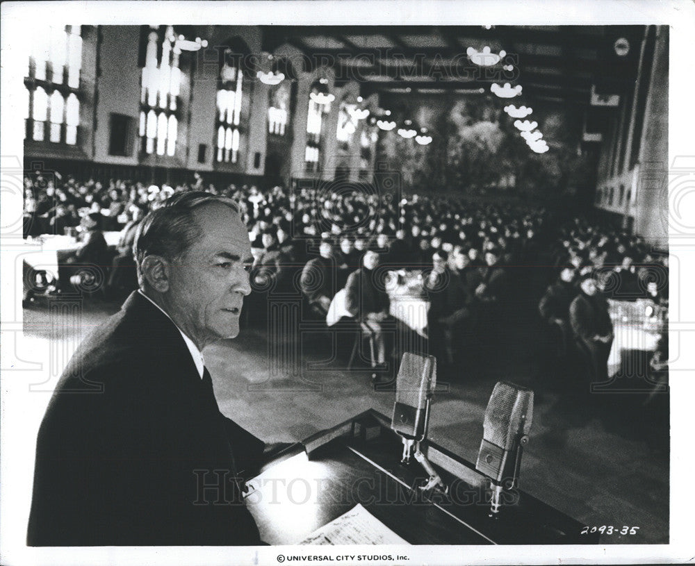 Press Photo Gregory Peck, MacArthur - Historic Images