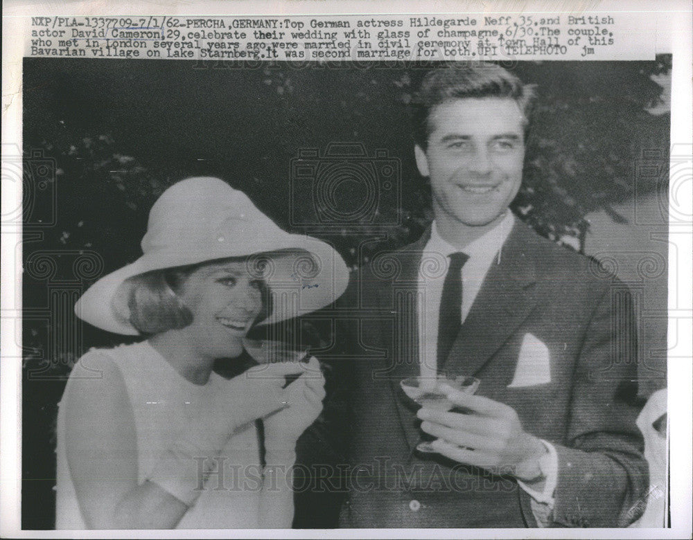 1962 Press Photo Hildegarde Neff and David Cameron on their wedding day - Historic Images