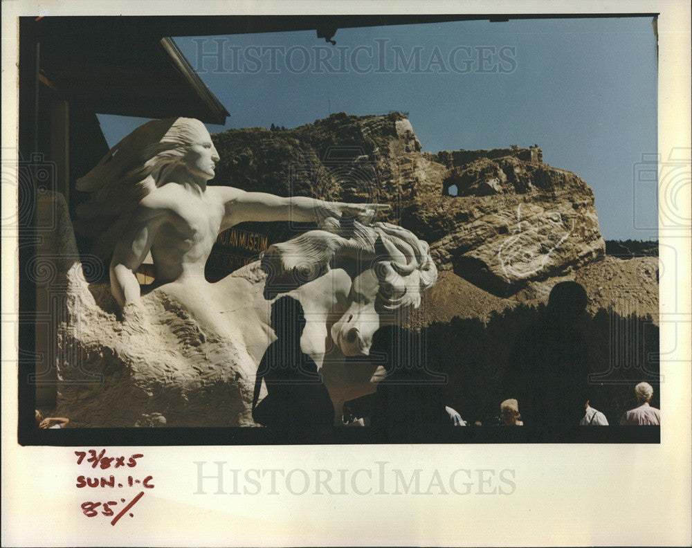 1991 Press Photo South Dakota granite form of Sioux Chief Crazy Horse. - Historic Images