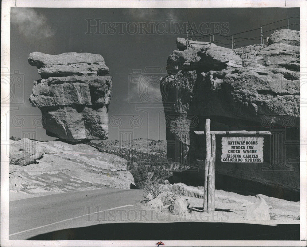 1954 Press Photo Balanced Rock And Steamboat Rock At Garden Of The Gods Denver - Historic Images