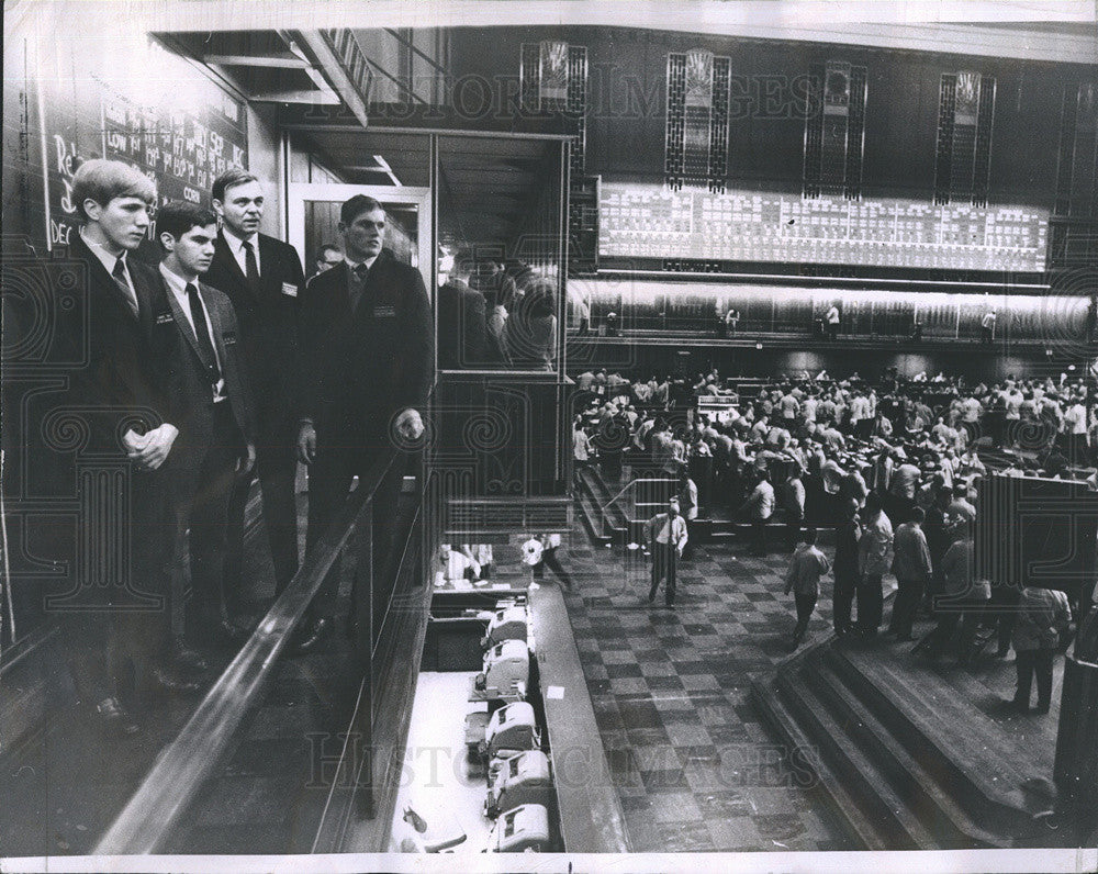 Chicago Board of Exchange floor - Historic Images