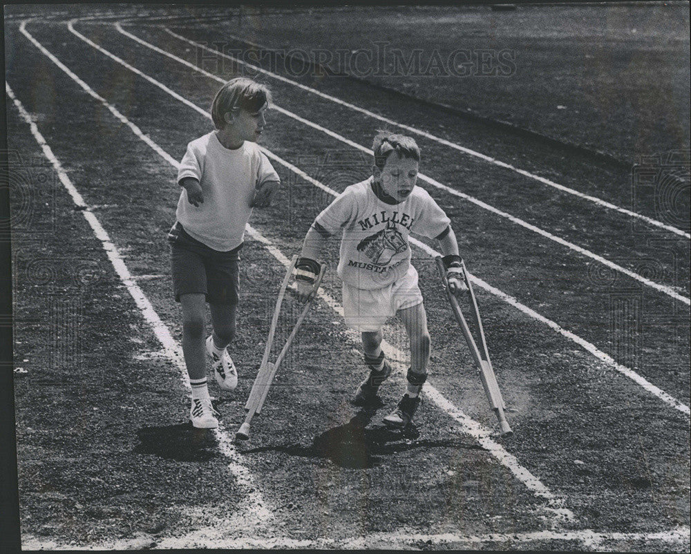 1972 Press Photo Special Olympics Miller Mustangs - Historic Images