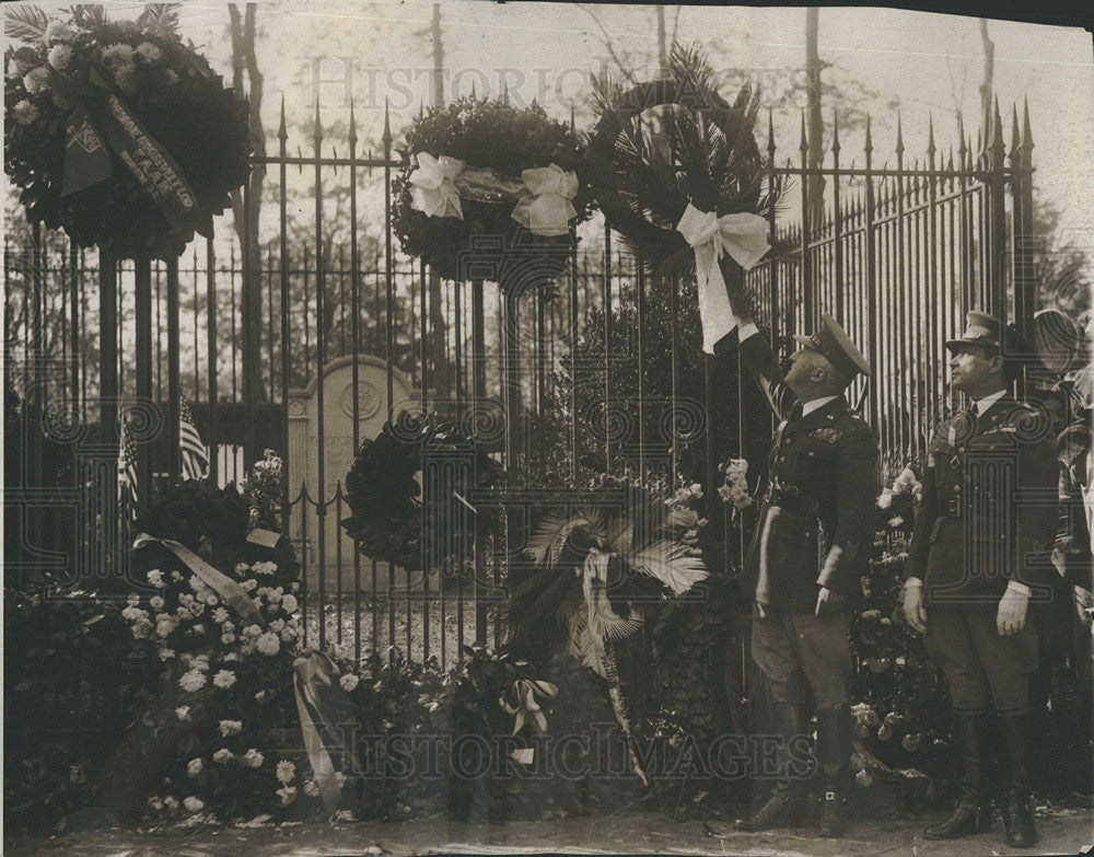 1929 Press Photo Hoover Wreath Teddy Roosevelt Grave Hugh Drun - Historic Images