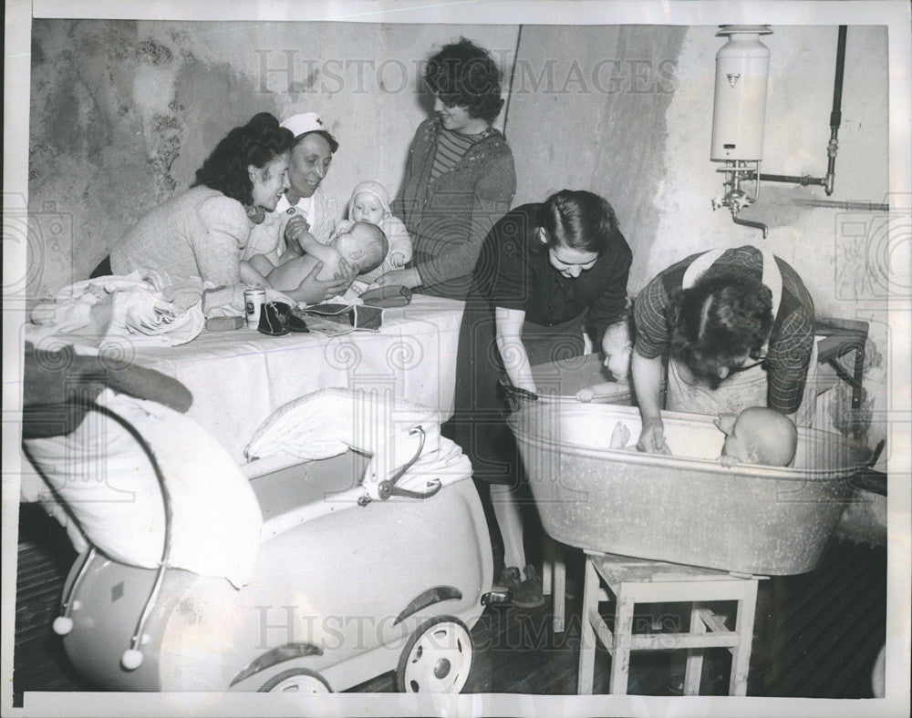 1953 Press Photo Refugees West Berlin - Historic Images