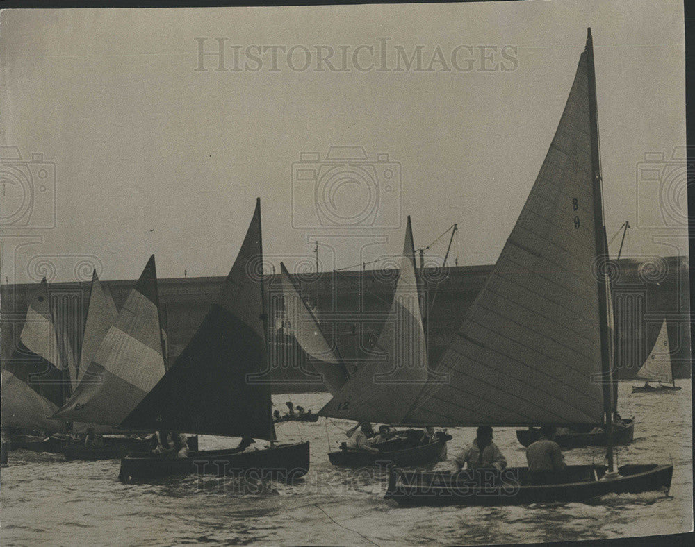 1940 Press Photo Sailboat racein Daily News Regatta - Historic Images