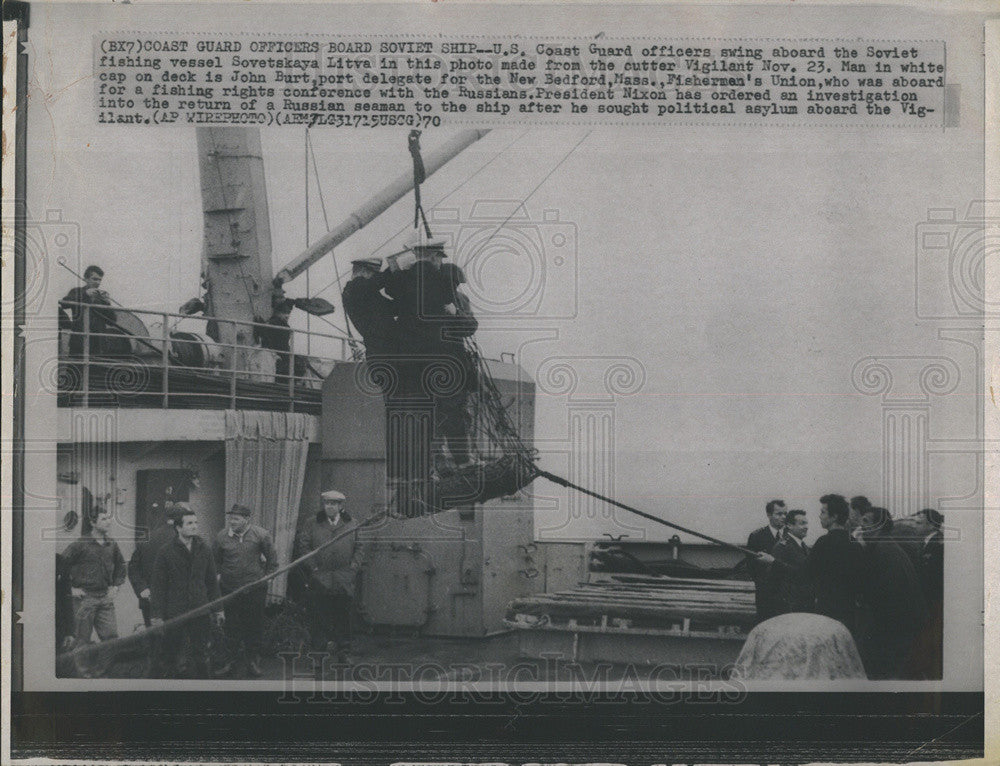 1970 Press Photo U.S. coast guard officers soviet vessel - Historic Images