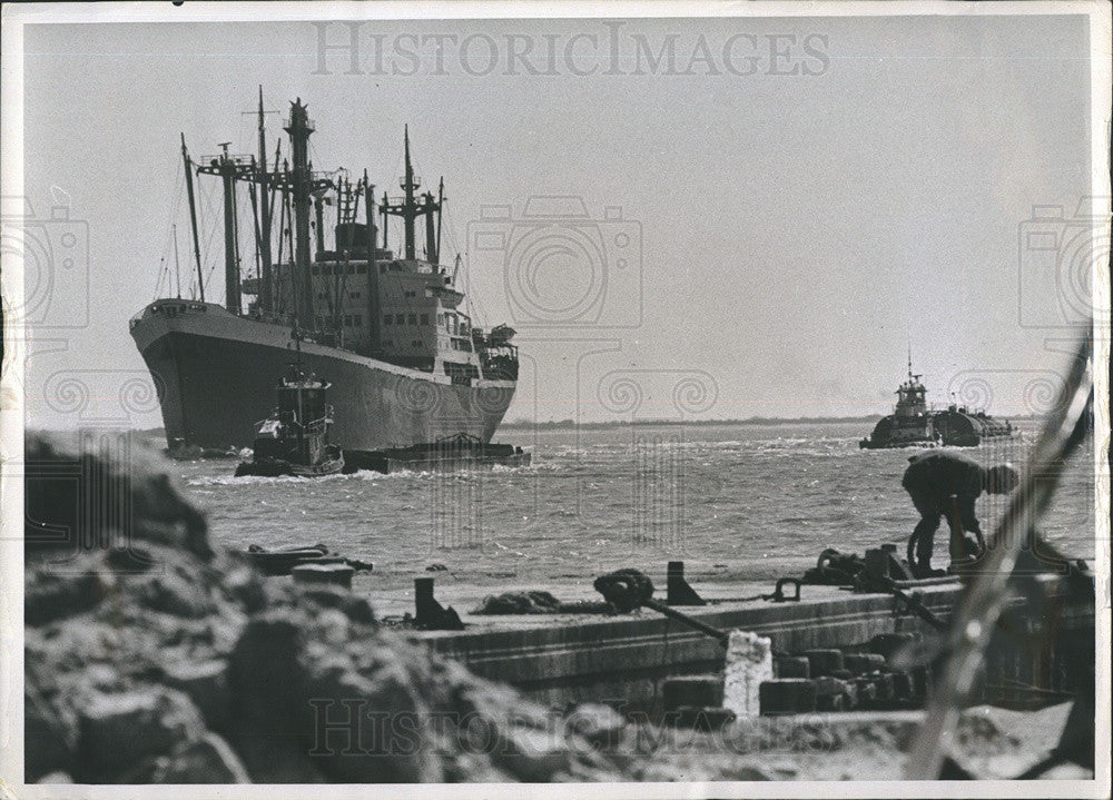 1970 Press Photo Cargo Ship Houston Ship Channel - Historic Images