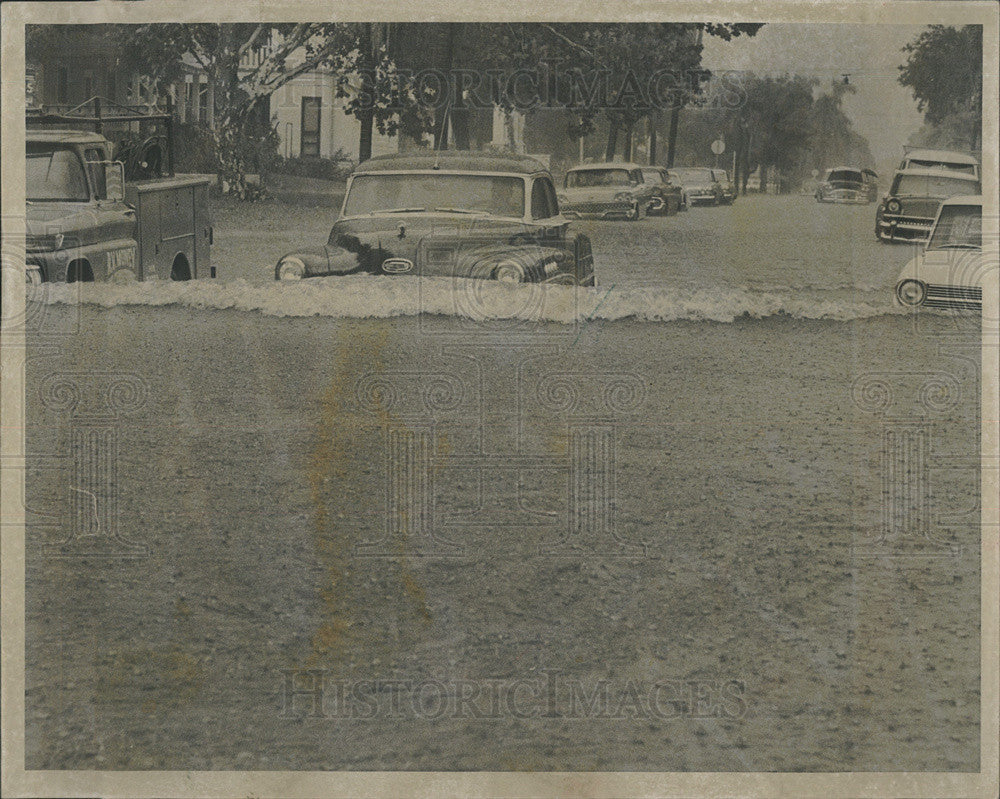 1963 Press Photo Deep Road Water at 4th Ave. 6th St. South Florida. - Historic Images