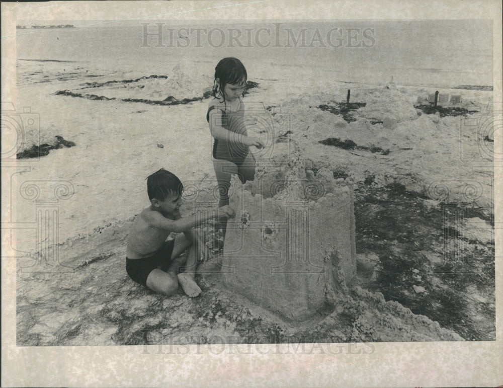 1967 Press Photo Sand Castle Building Contest, Bay Beach, City Parks, Recreation - Historic Images