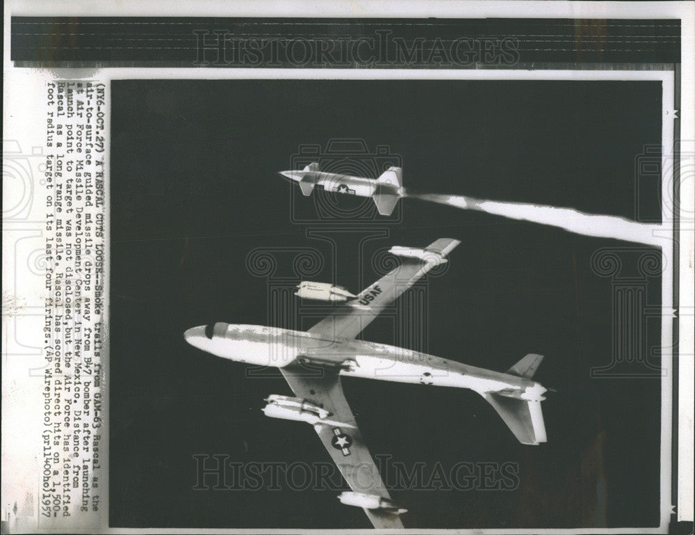 1957 Press Photo GAM-63 Rascal Air To Surface Guided Missile Drops B47 Bomber - Historic Images