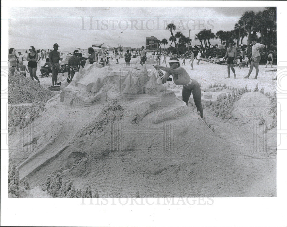 1989 Press Photo Sandcastle sculpture in Fla. - Historic Images