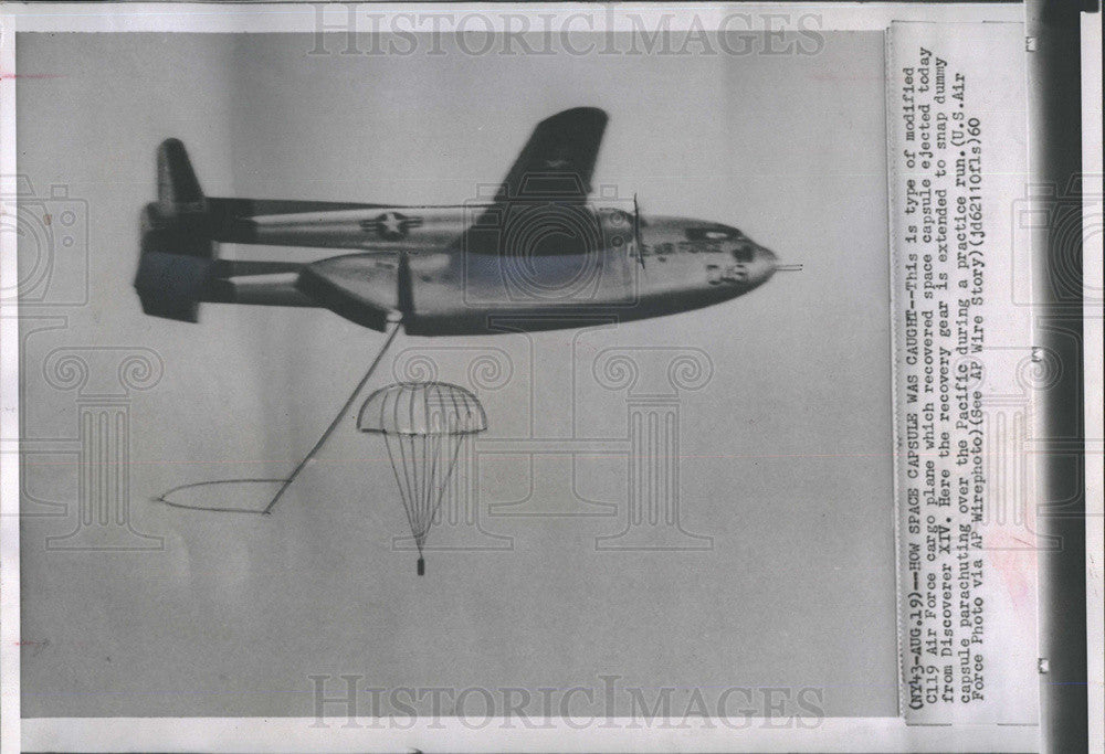 1960 Press Photo Drawing of C110 Air Force Cargo plane that recovered Discoverer - Historic Images