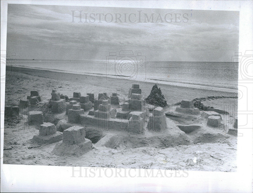 1980 Press Photo A city of sandcastle sculptures - Historic Images