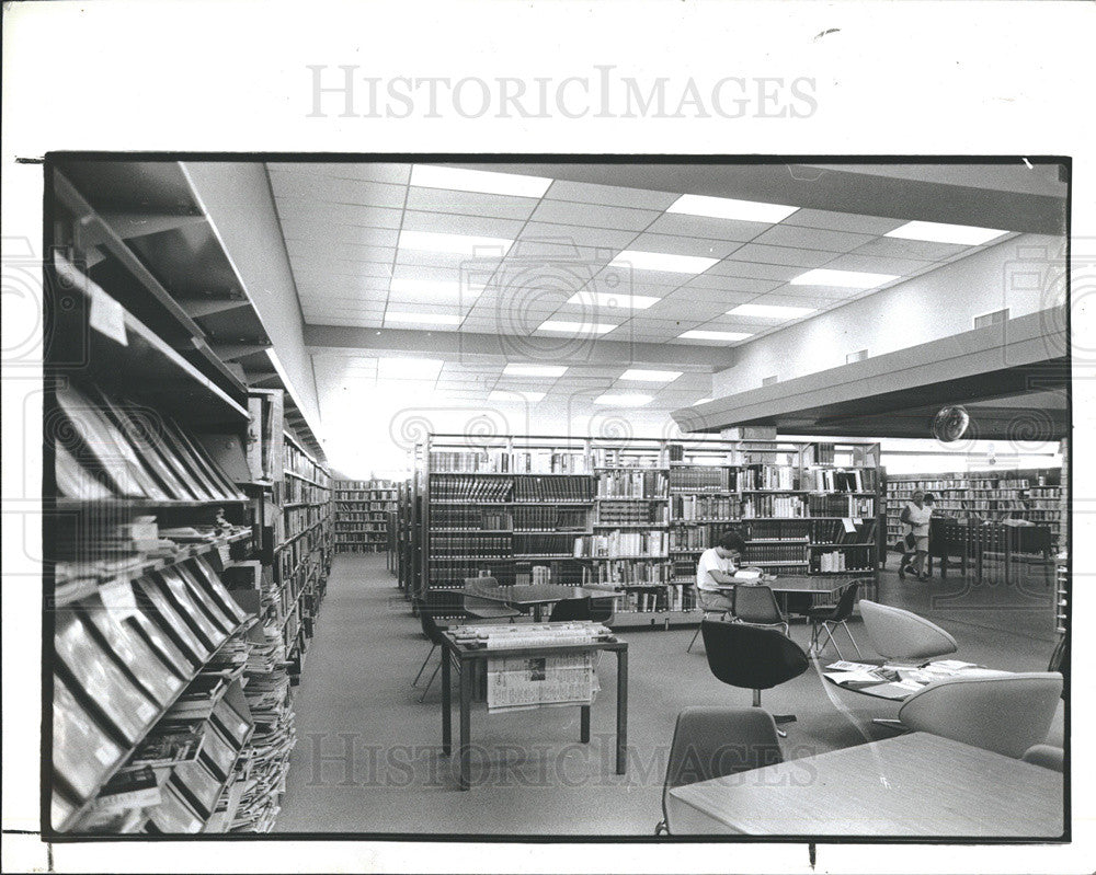 1969 Press Photo Interior Of The Gulf Beaches Public Library On Madeira Beach - Historic Images