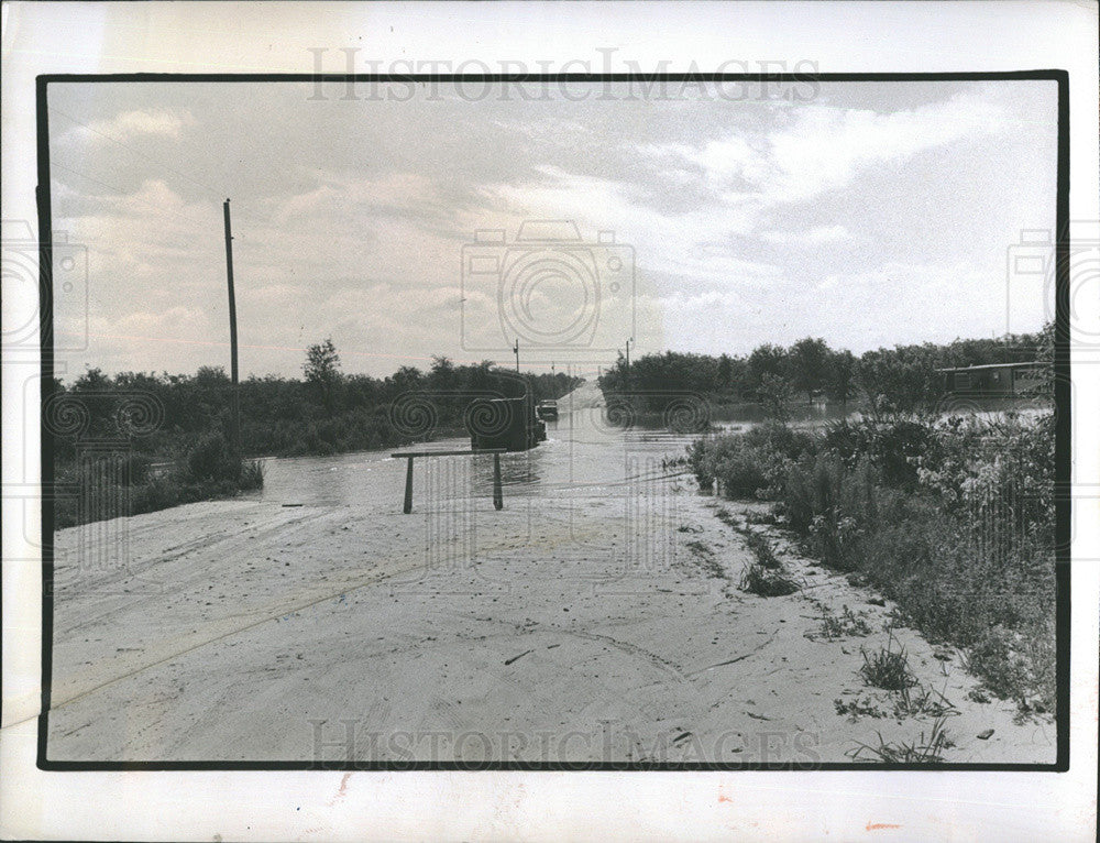 1974 Press Photo Sunset Road Flooding Hudson - Historic Images