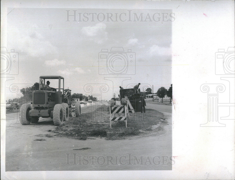 1970 Press Photo State Dept of Transportation Officials Begin Work on Roads - Historic Images
