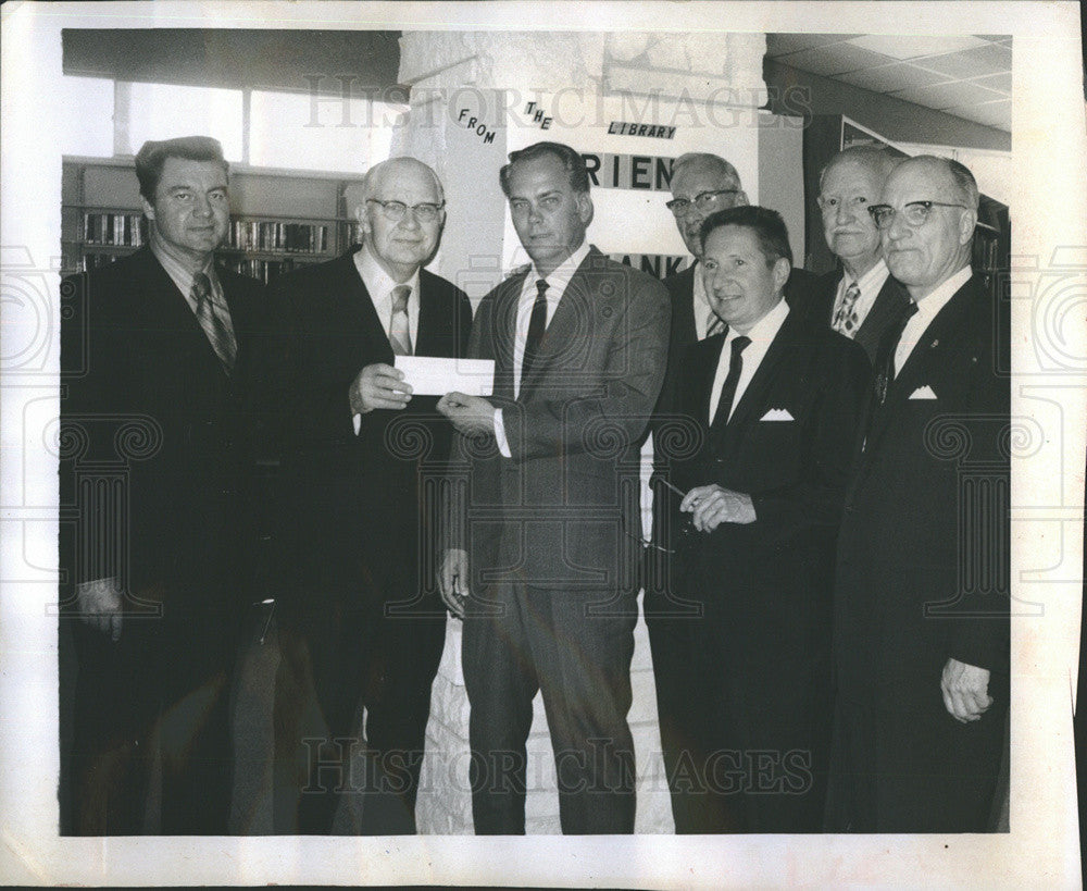 1971 Press Photo Mayor John Nielson, Friends of Gulf Beaches Public Library - Historic Images