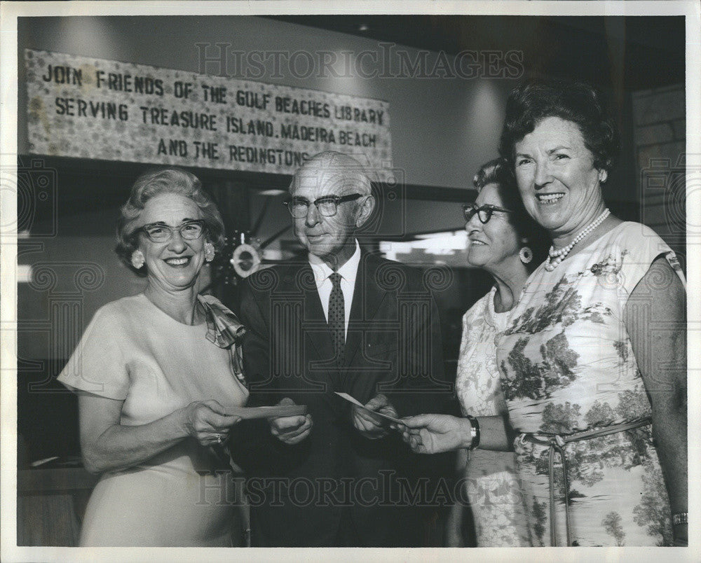 1970 Press Photo Windup Campaign for funds needed of the newly completed Gulf - Historic Images