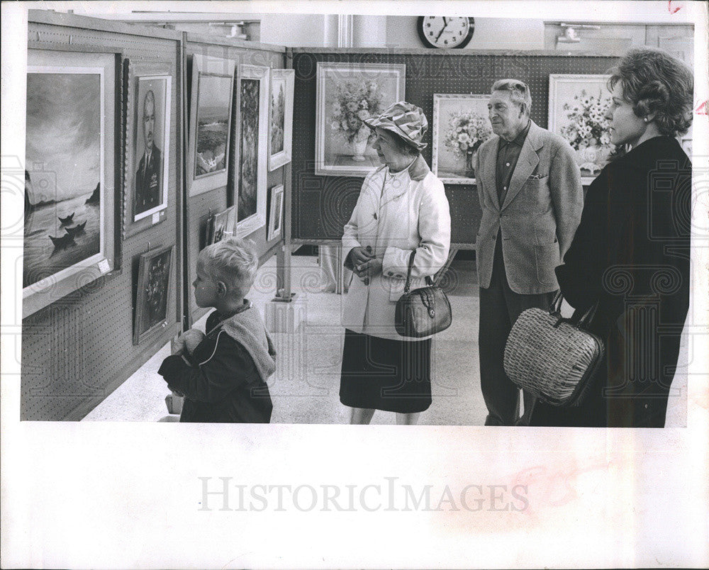 1965 Press Photo Gulf Beach Art Exhibit - Historic Images