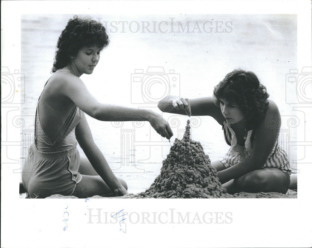 1984 Press Photo Sand Castles Silver Lake Recreation Area - Historic Images