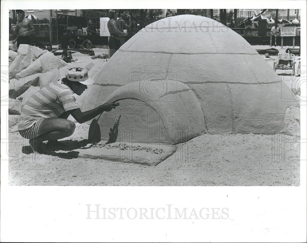 1984 Press Photo Sand Castles Igloo St. Petersburg Florida - Historic Images