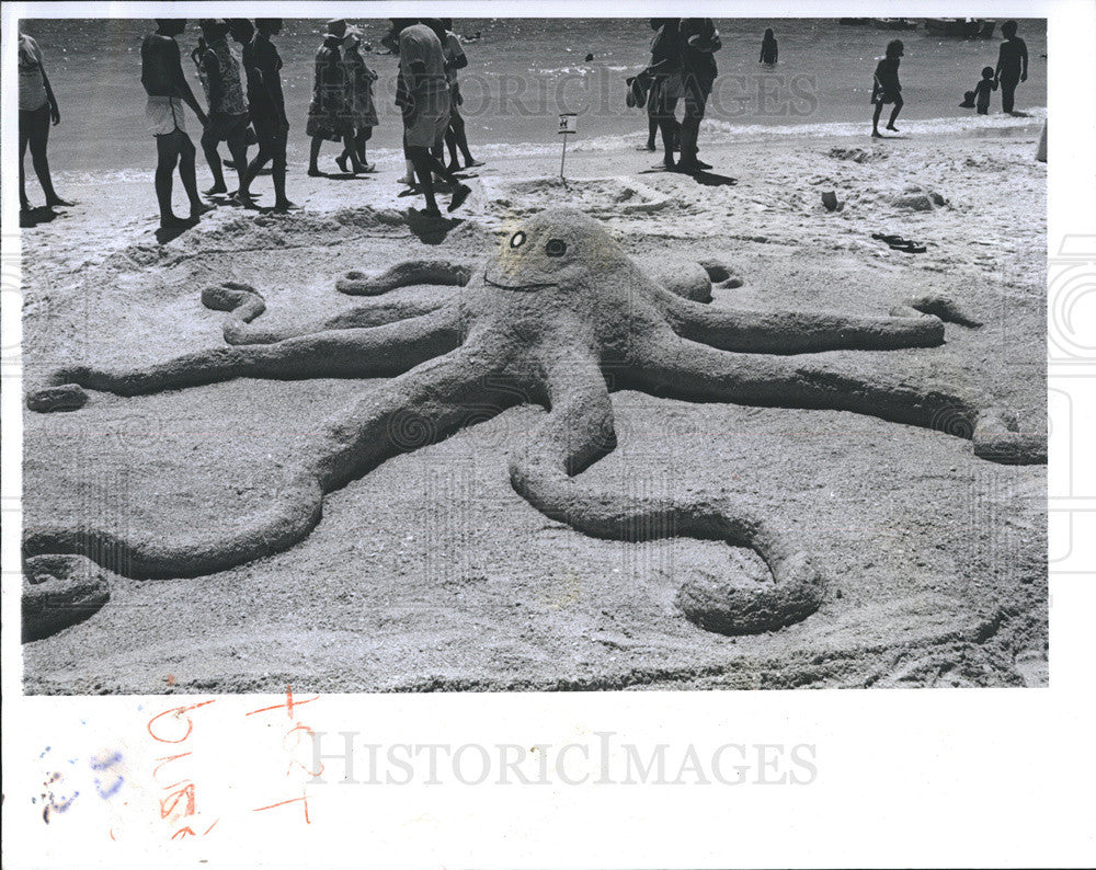 1977 Press Photo Curvy Octopus Sandcastle Contest Manatee Times - Historic Images