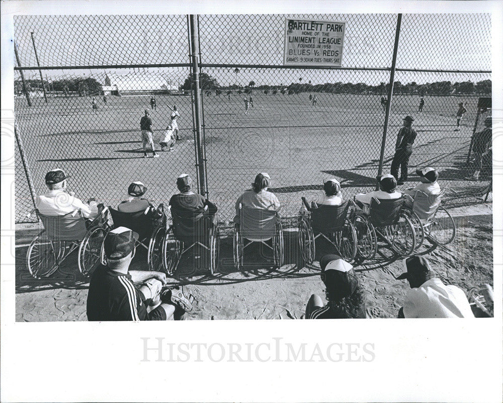 1984 Press Photo South Heritage Nursing Center Residents Watch Softball Game - Historic Images