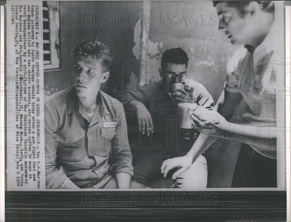 1965 Press Photo U.S marines Prisoner - Historic Images