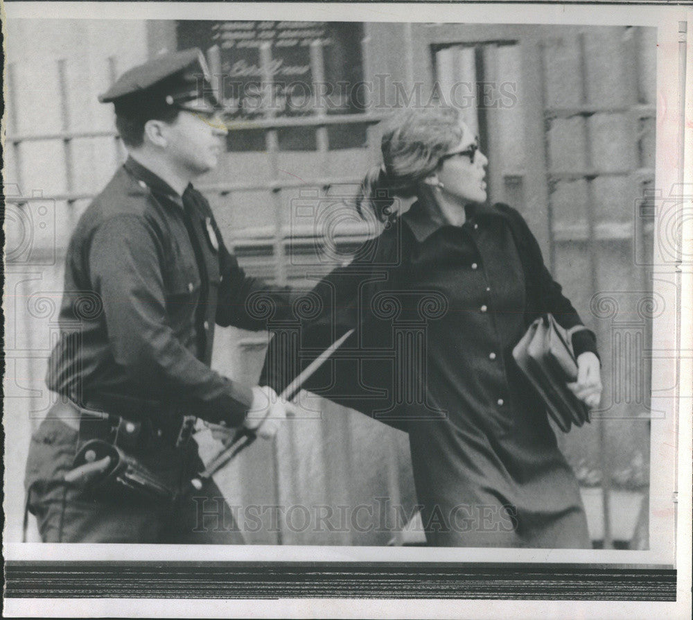 1968 Press Photo Protestors Seward Park High School NY Students fought police - Historic Images