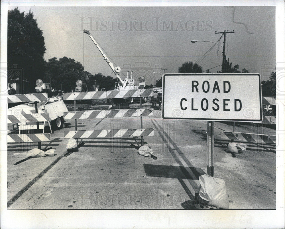 1979 Press Photo Construction Detour, 9th Avenue, St Petersburg Public Library - Historic Images