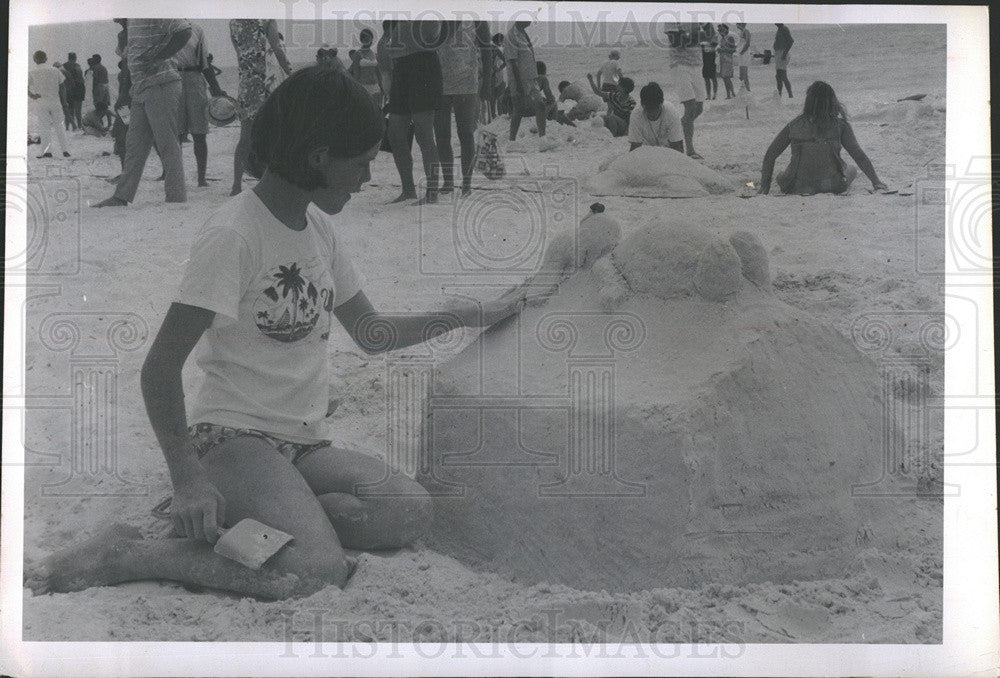 1970 Press Photo Ann Williams, Sand Castle Contest - Historic Images