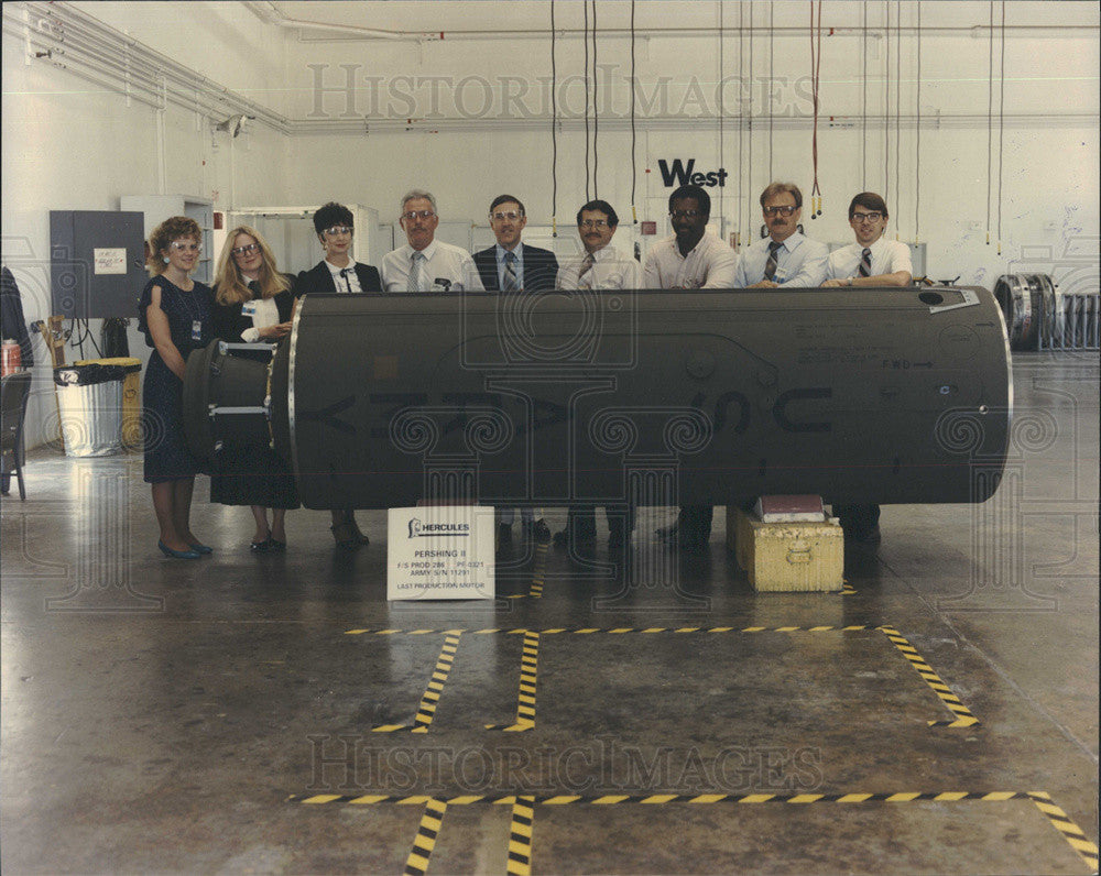 1987 Press Photo Hercules Pershing II Workers, PII Motor, Bacchus Works - Historic Images