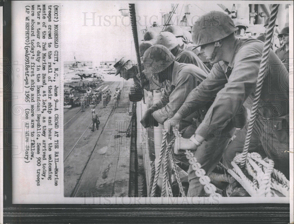 1965 Press Photo Marine troops arrive home from the Dominican Republic. - Historic Images