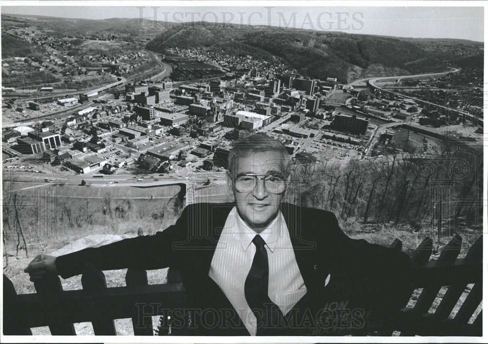 1989 Press Photo Mayor Herbert Pfuhl Johnstown - Historic Images