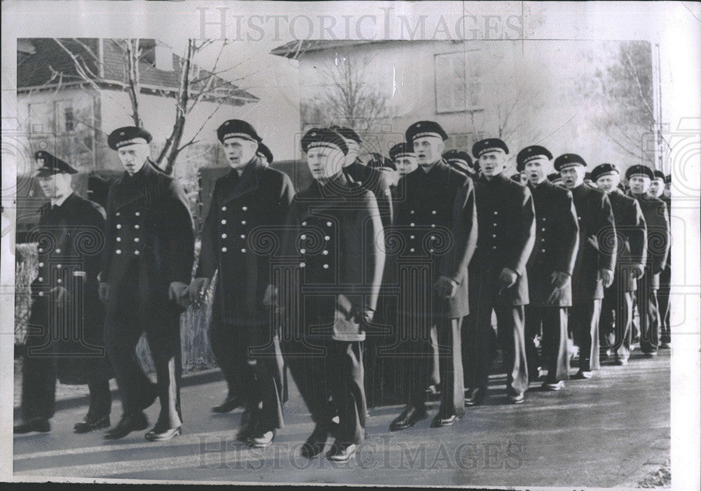 1956 Press Photo West German Naval Training Company March To Ebkeriege Barracks - Historic Images