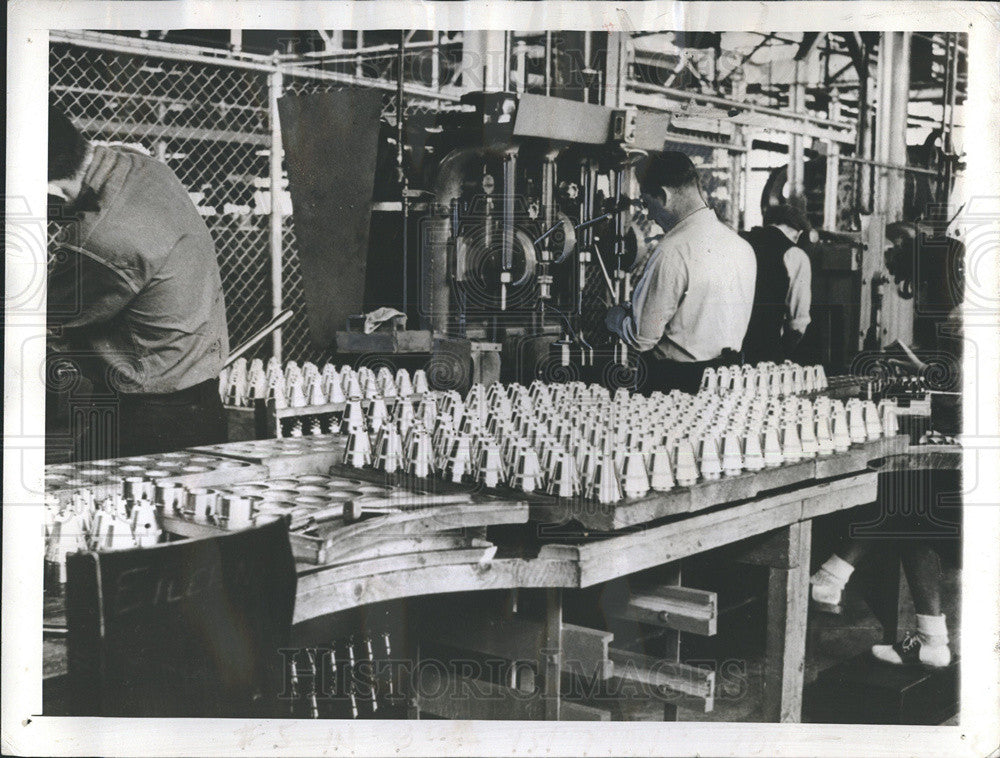 1941 Press Photo Shell Fuses Canadian Military - Historic Images