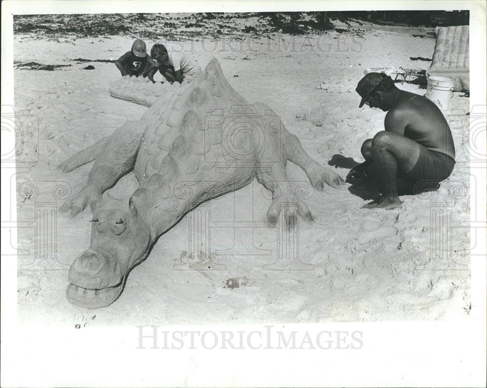 1979 Press Photo Dragon Sculpture sand Clearwater beach - Historic Images