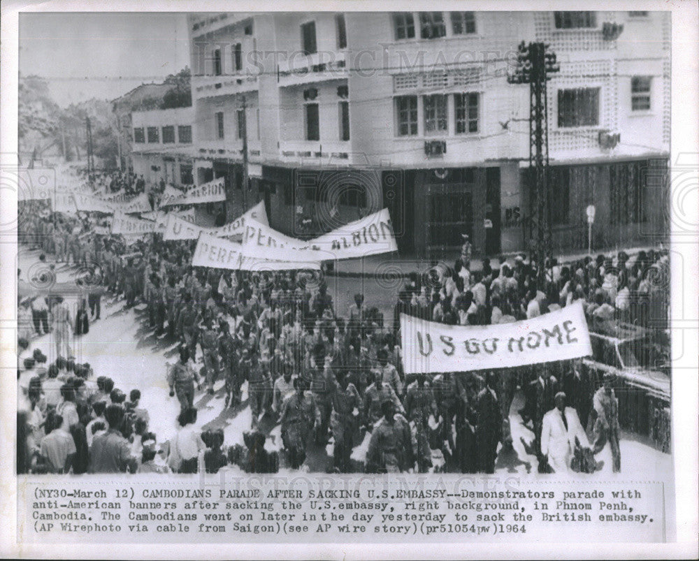 1964 Press Photo Cambodians Parade After Sacking U.S. Embassy In Phnom Penh - Historic Images