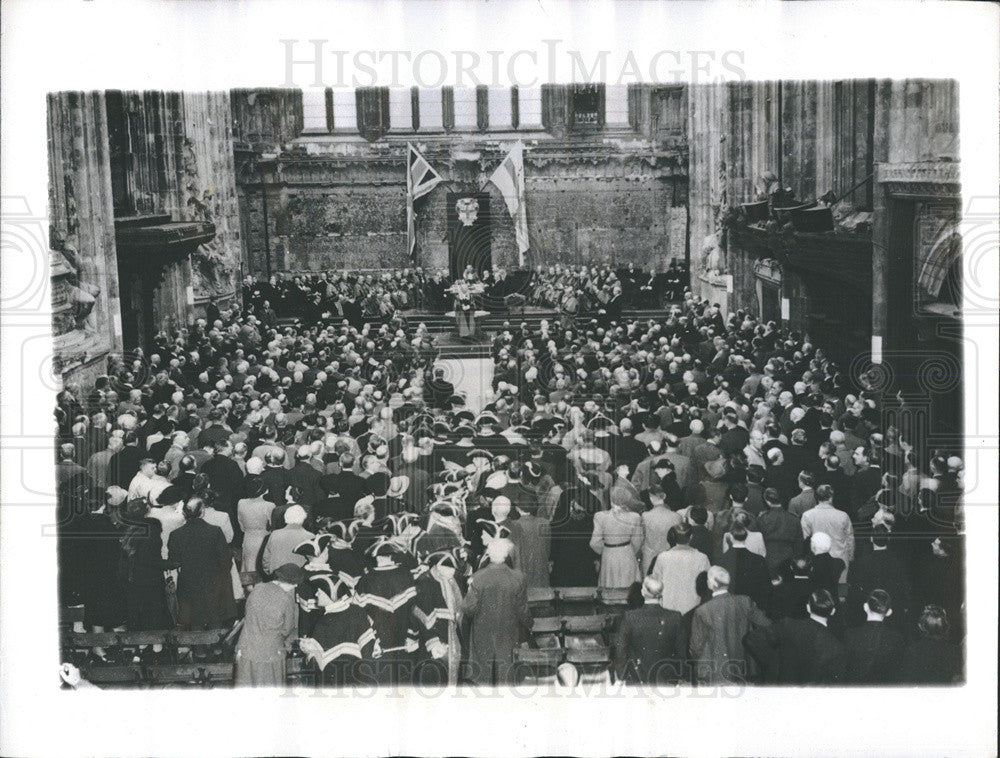 1942 Press Photo Crowd Gather In Guildhall For Election Of Sir Samuel Joseph - Historic Images