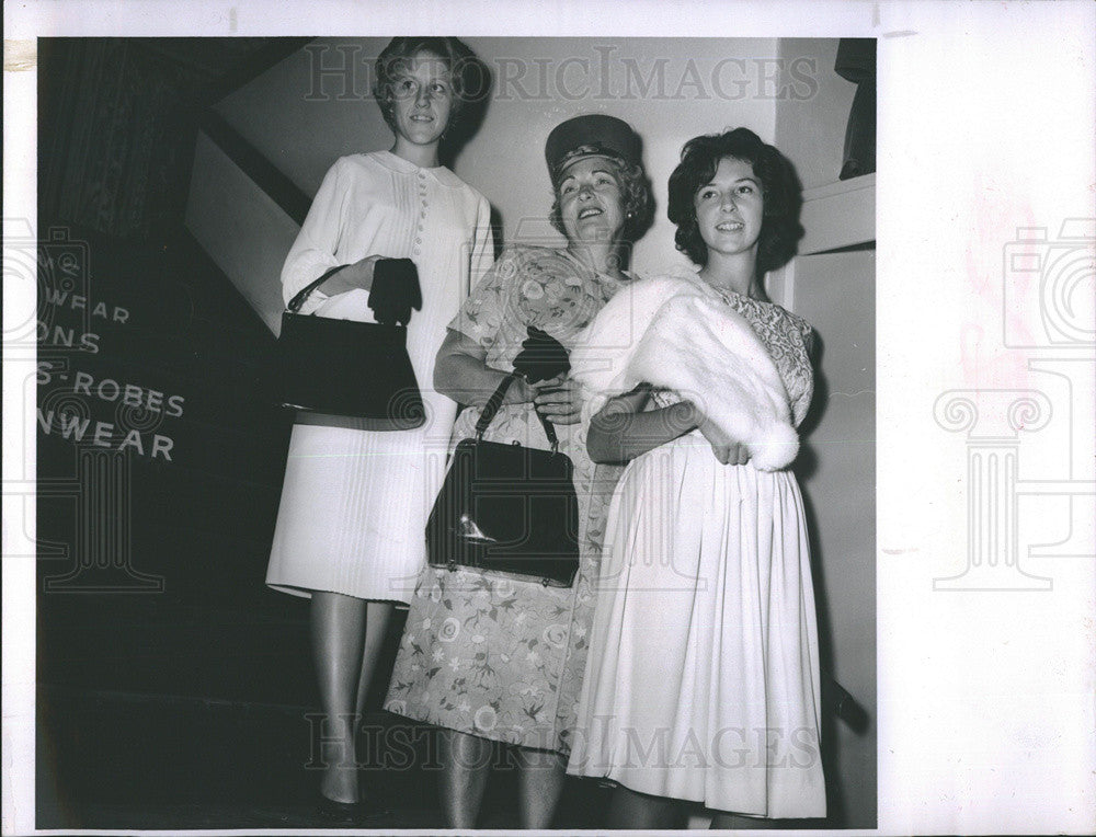 1963 Press Photo Jean Stanhope Mrs. WD Whitfield Jan Peurifoy Rainbow For Girls - Historic Images