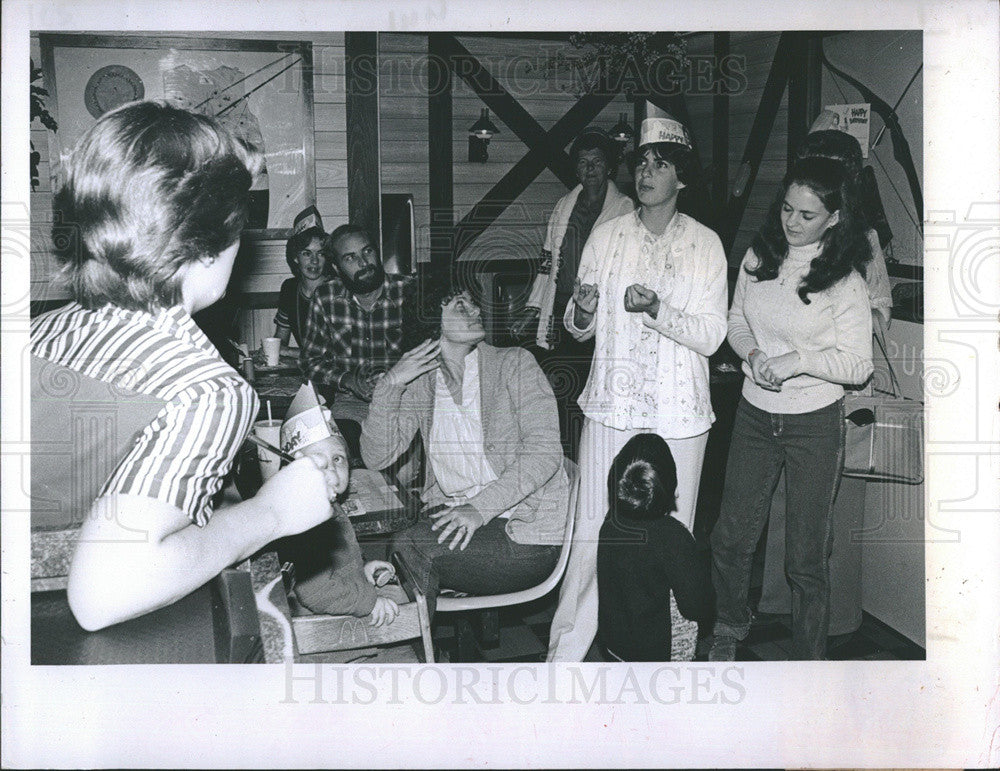 1981 Press Photo Jennifer Bennett McDonalds - Historic Images