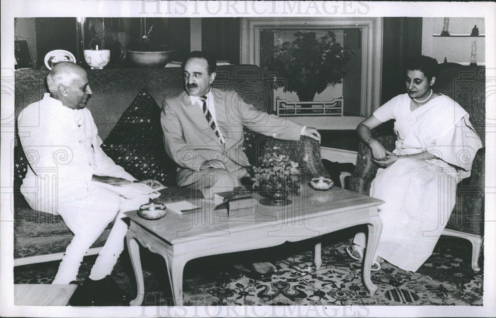 1956 Press Photo Indian Prime Minister Jawaharlal Confers With AI Mikoyan USSR - Historic Images