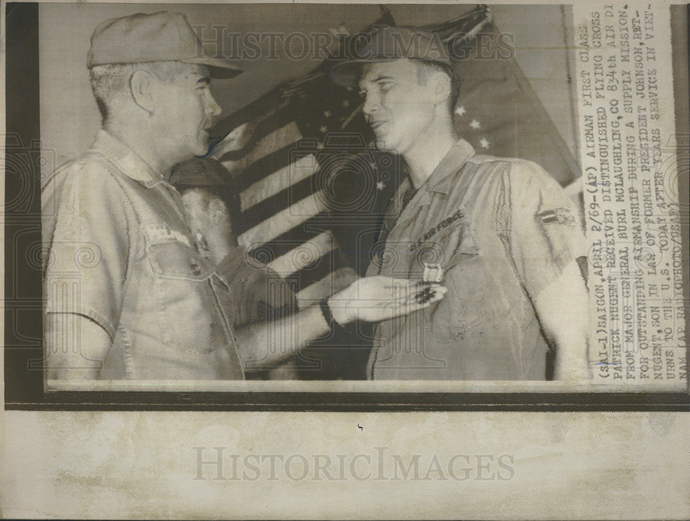 1969 Press Photo Airman First Class Patrick Nugent Flying Cross Major General - Historic Images