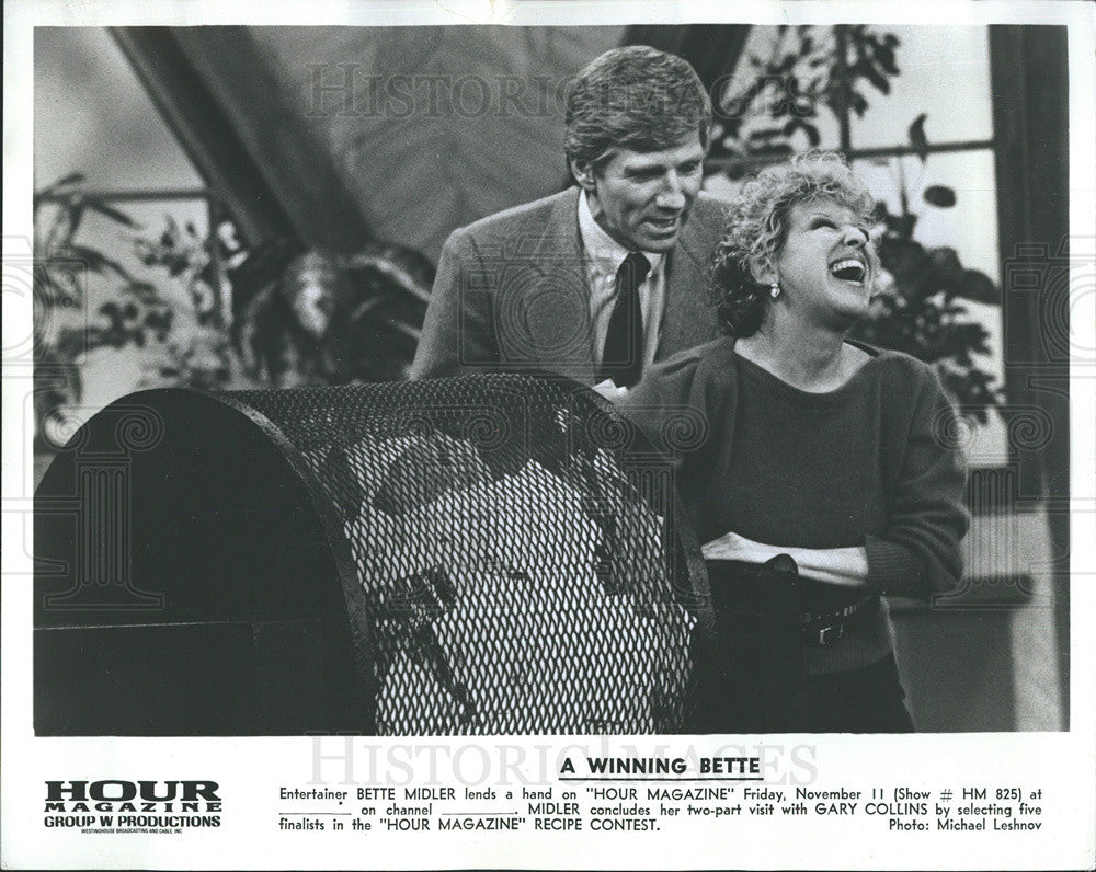 Press Photo Bette Midler Singer Entertainer Actress Hour Magazine Gary Collins - Historic Images