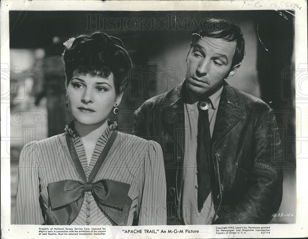 1942 Press Photo Actor Lloyd Nolan and Actress Ann Ayars. - Historic Images